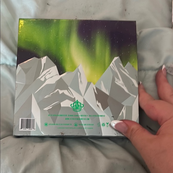 Jeffree Star Northern Lights Supreme Frost Pro Palette - Picture 4 of 4